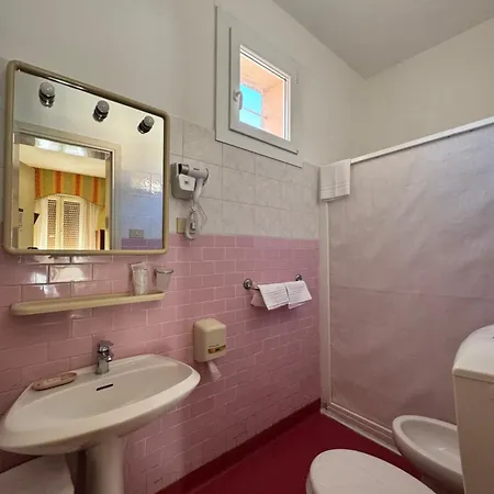 Ely Hotel
