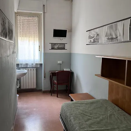 Hotel Ely *