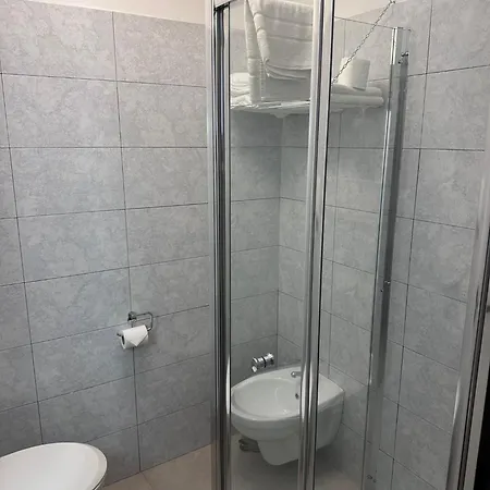 Ely Hotel 2*